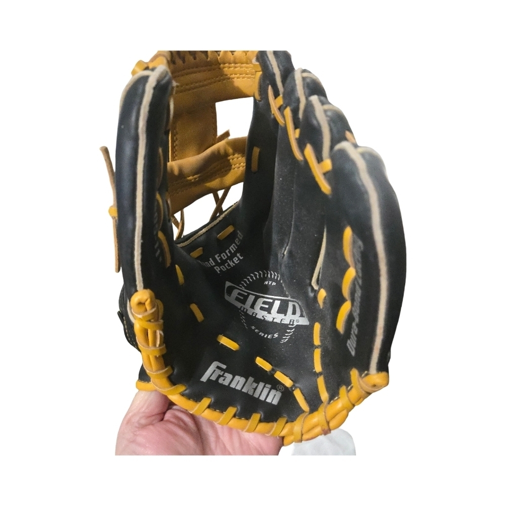 Franklin Fieldmaster Yputh Black and Tan Baseball Glove